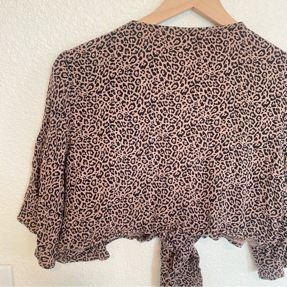 American Eagle Blouse Womens Animal Print Cropped Shirt Boho Large - Picture 10 of 10